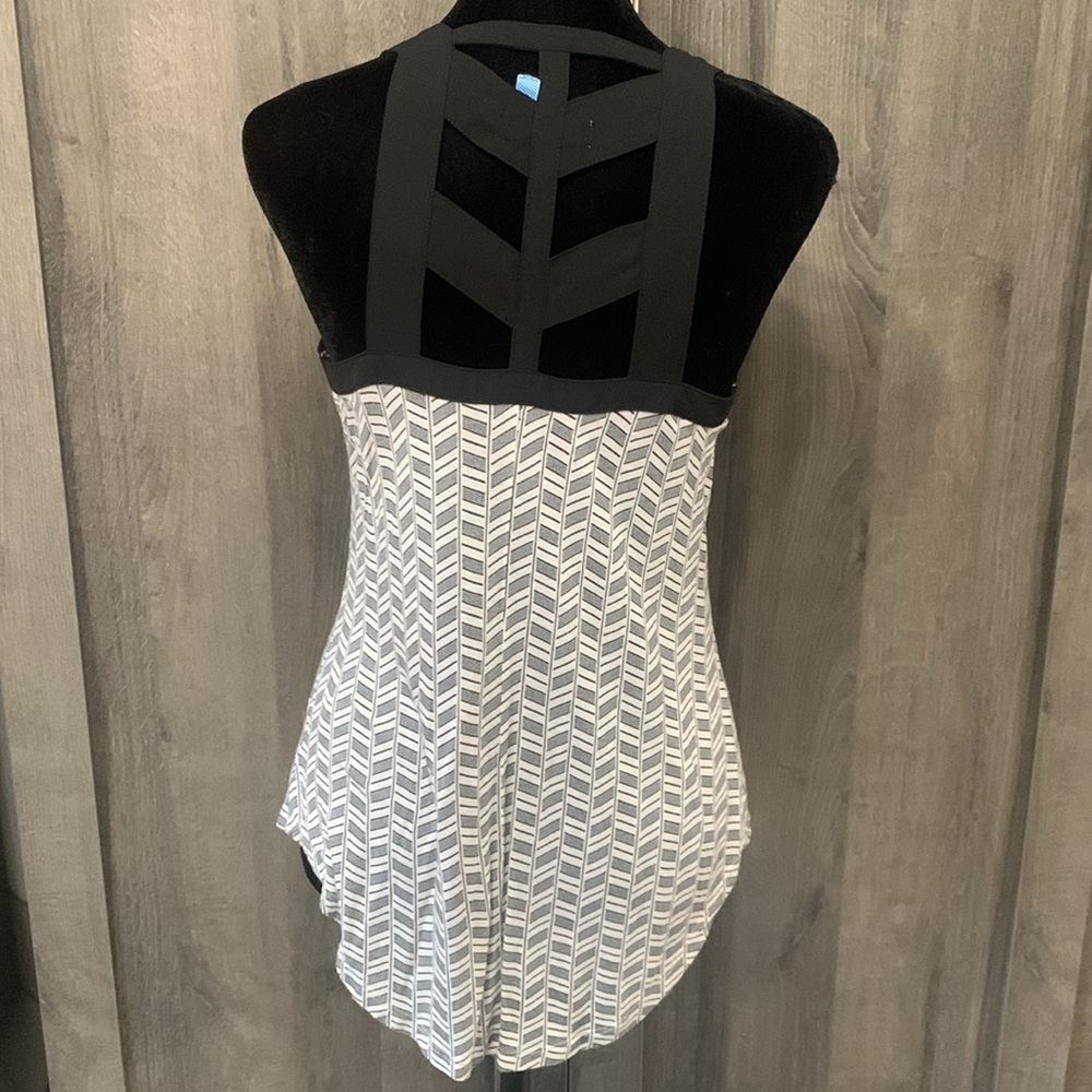 Candie's Scoop Neckline White & Black Geometric Design Tank Top Women's Size S - Picture 5 of 8